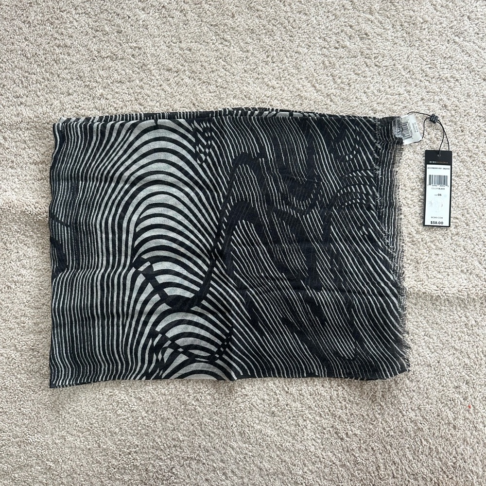 BCBGMaxAzria Black & White Optical Wave Scarf